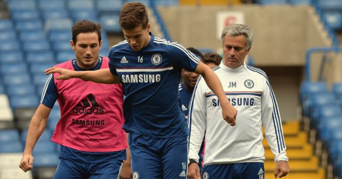 CHÍNH THỨC! Chia tay Chelsea, bản HĐ thất vọng của Mourinho có bến đỗ mới