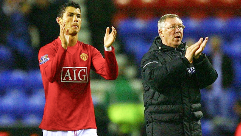 Sir Alex Ferguson đã làm gì để thuyết phục Ronaldo trở lại MU?