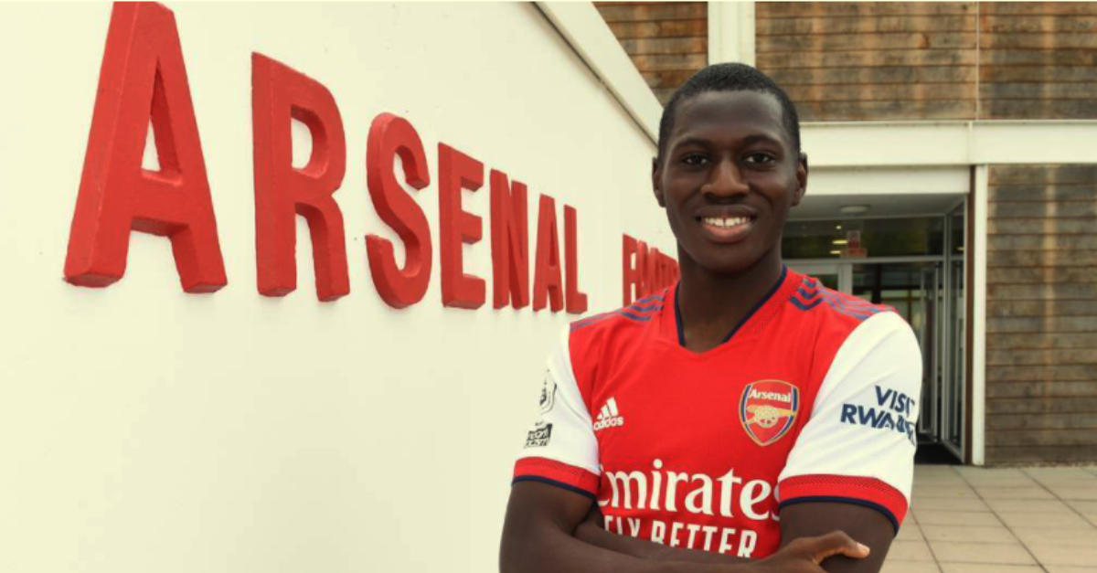 CHÍNH THỨC! Arsenal ký hợp đồng với cầu thủ đa năng 18 tuổi