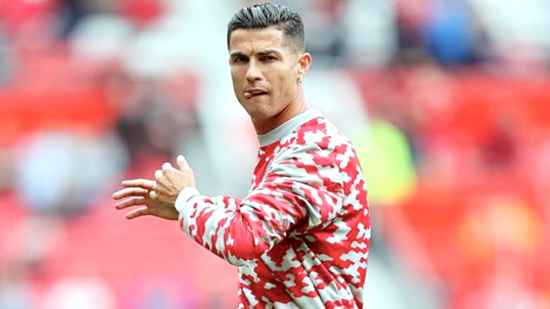 Ronaldo nói gì về việc đoạt giải cầu thủ xuất sắc nhất tháng ở Ngoại hạng Anh?