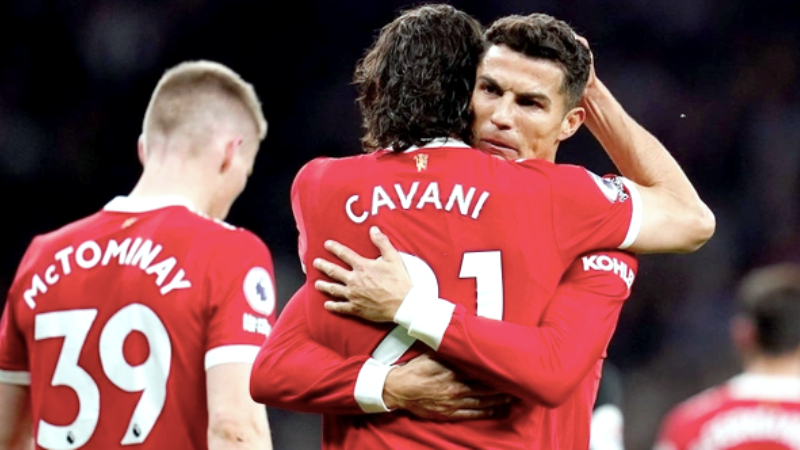 Ronaldo và Cavani phá vỡ kỷ lục 11 năm tại Premier League