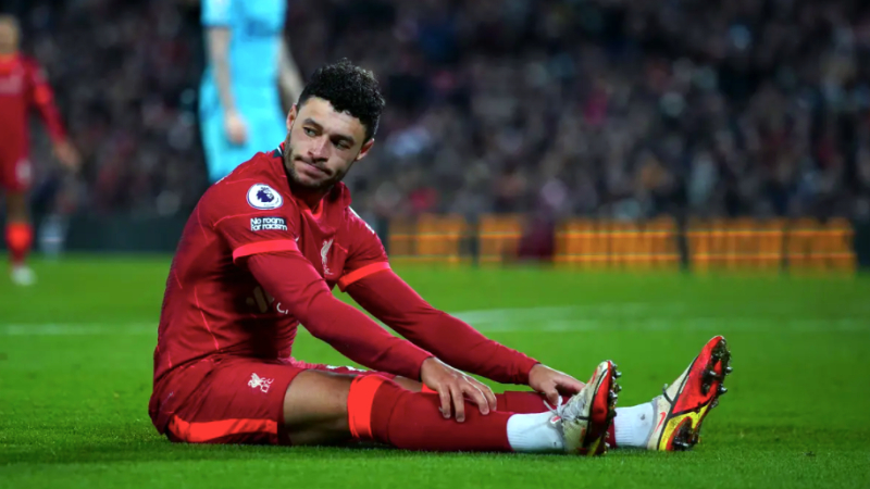 Liverpool cập nhật tình hình chấn thương của Chamberlain