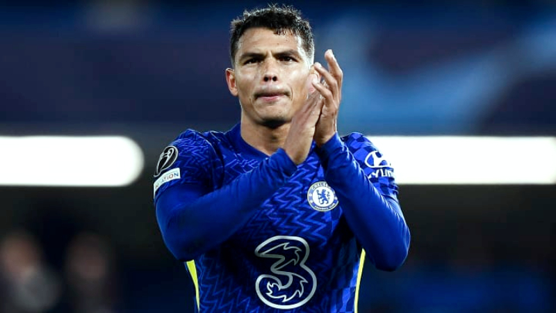 CHÍNH THỨC: Chelsea “chốt” tương lai Thiago Silva